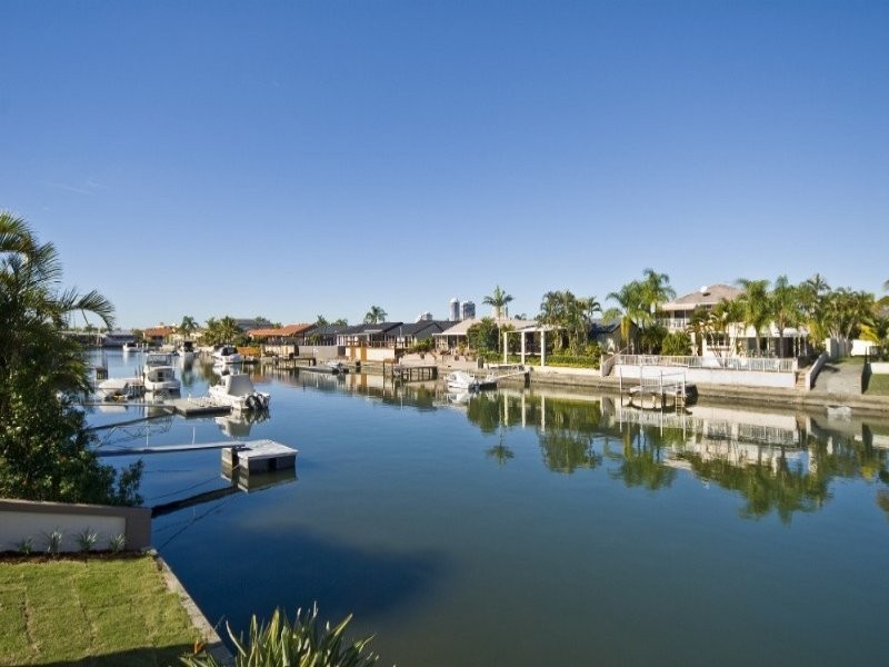 5 Smugglers Place, Runaway Bay QLD 4216