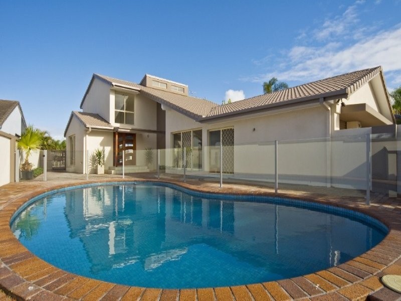 5 Smugglers Place, Runaway Bay QLD 4216