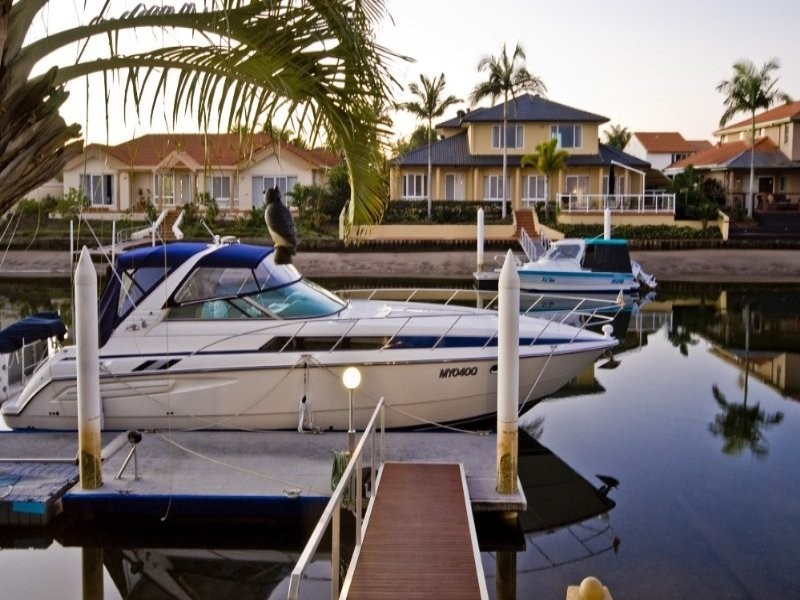 10 Folkstone Place, Runaway Bay QLD 4216