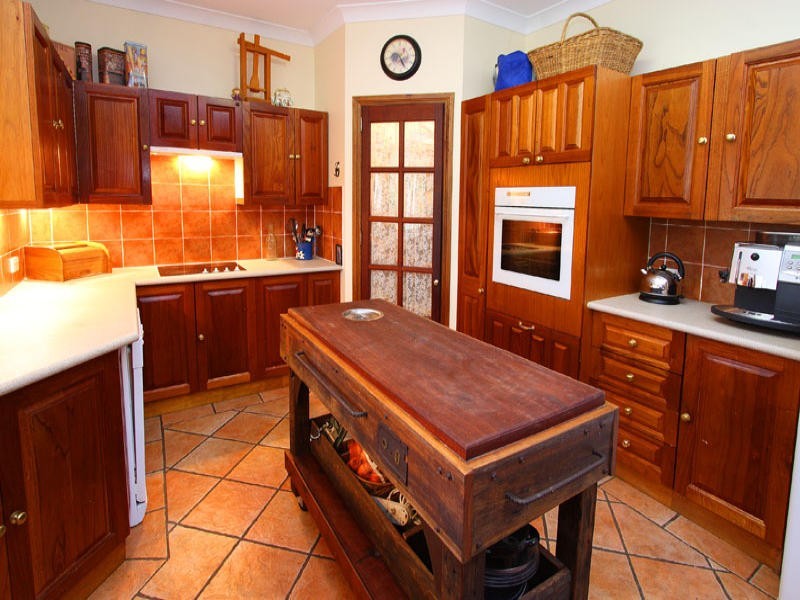 28 Victor Russell Drive, Samford QLD 4520