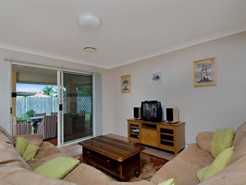 6 Firefly Street, Pelican Waters QLD 4551
