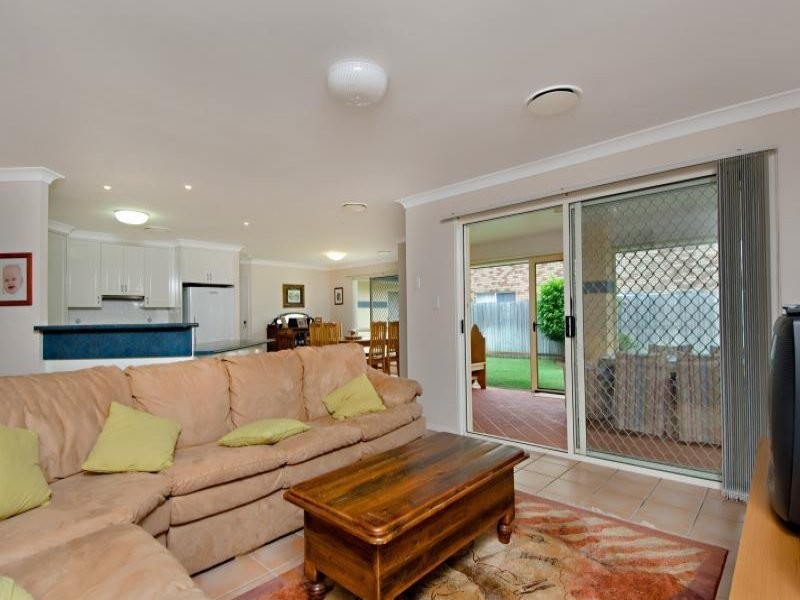 6 Firefly Street, Pelican Waters QLD 4551