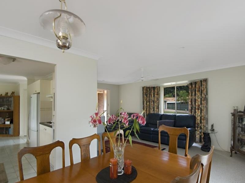 6 Rhodes Place, Aroona QLD 4551