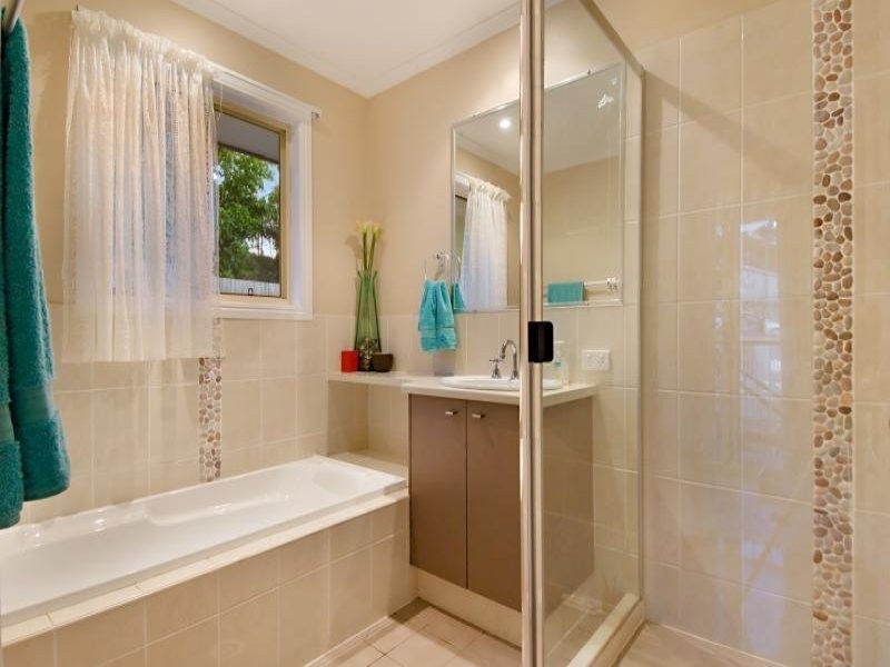 8 Gallery Place, Little Mountain QLD 4551
