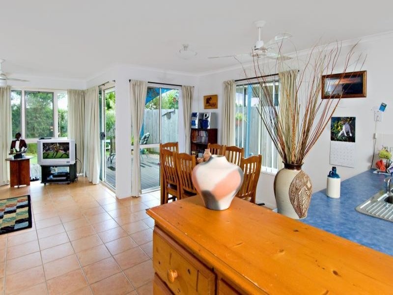 10 Montserrat Crescent, Caloundra West QLD 4551