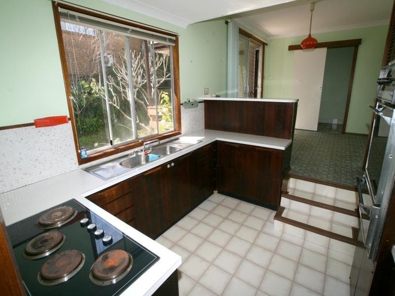 1 Llewellyn St, Saratoga NSW 2251