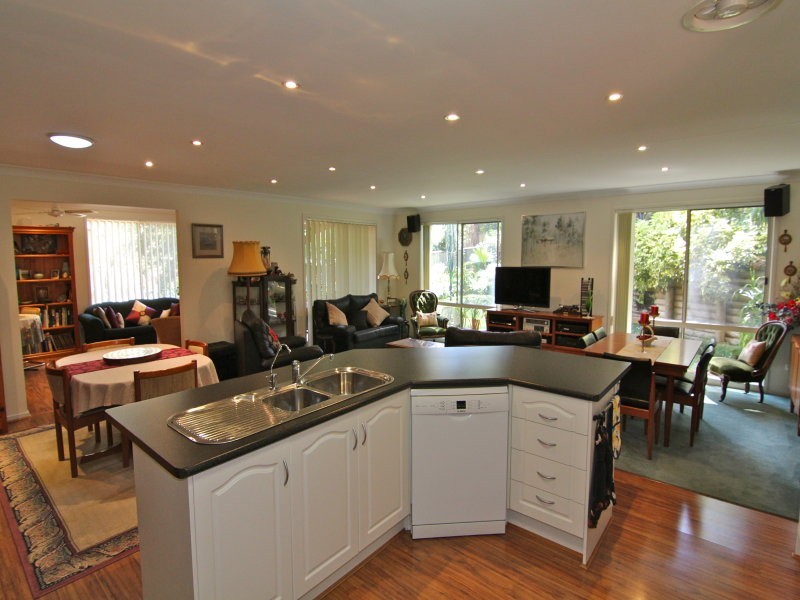 7 Broadwater Dr, Saratoga NSW 2251