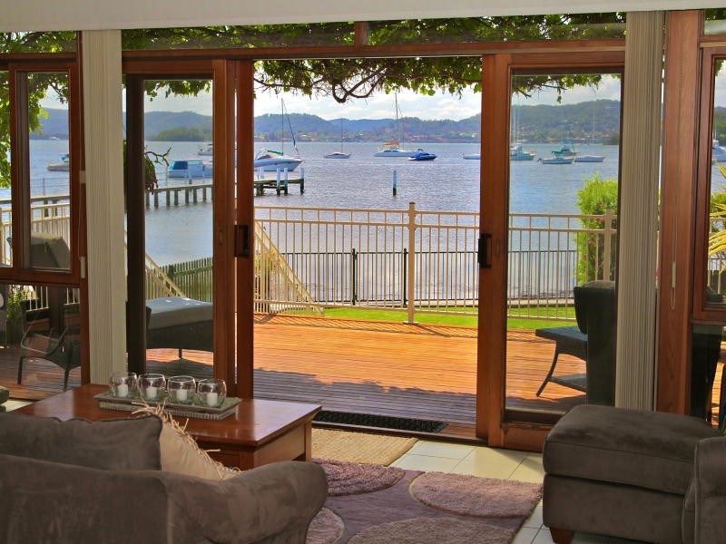 11 Village Road, Saratoga NSW 2251