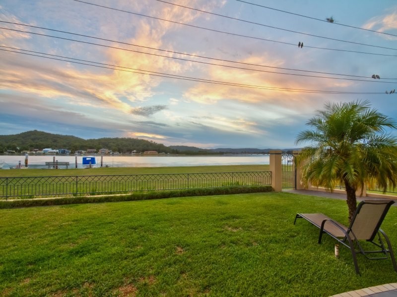 2 Davis Ave, Davistown NSW 2251