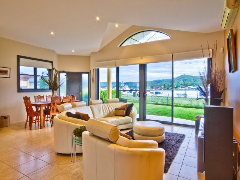 2 Davis Ave, Davistown NSW 2251