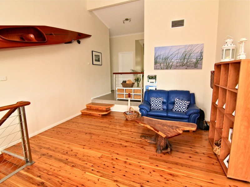 22 David St, Green Point NSW 2251