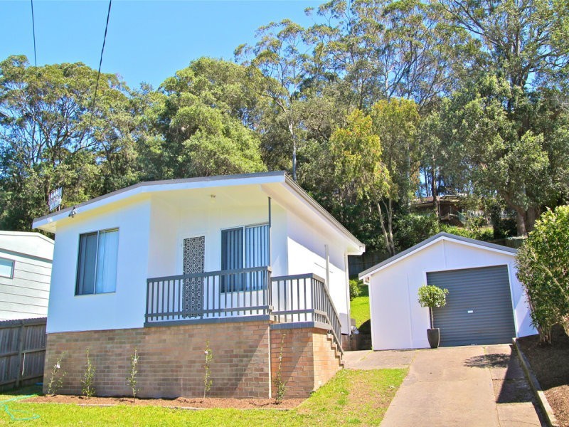 105 Broadwater Dr, Saratoga NSW 2251