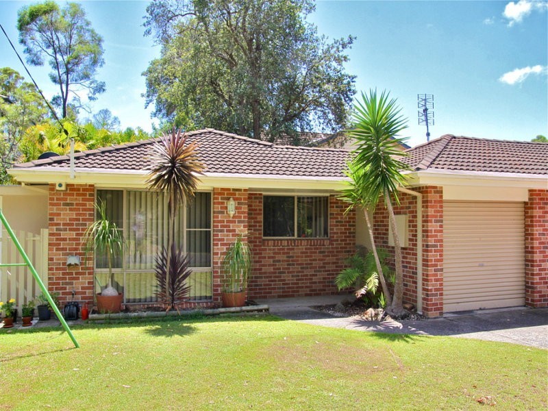 2/1 Frederick Goddard Cl, Saratoga NSW 2251