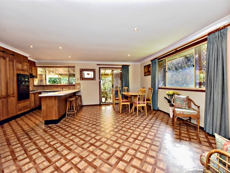 17 Willowin Cl, Green Point NSW 2251