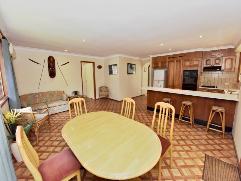 17 Willowin Cl, Green Point NSW 2251
