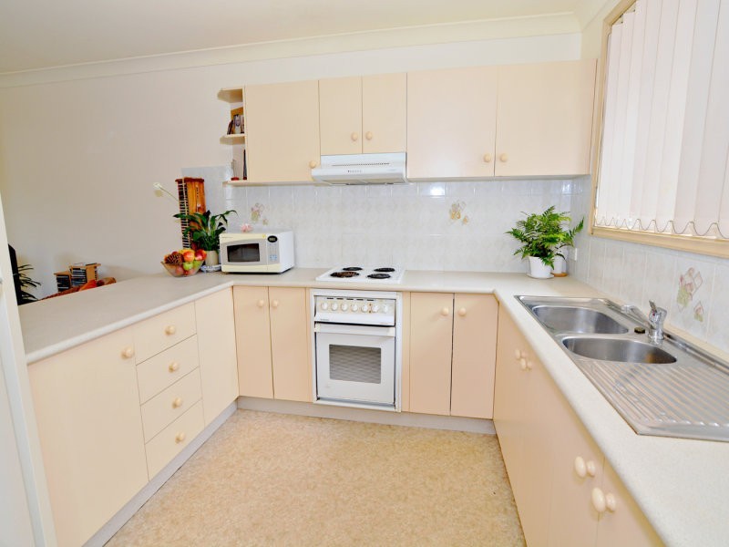 2/41 Davies St, Kincumber NSW 2251