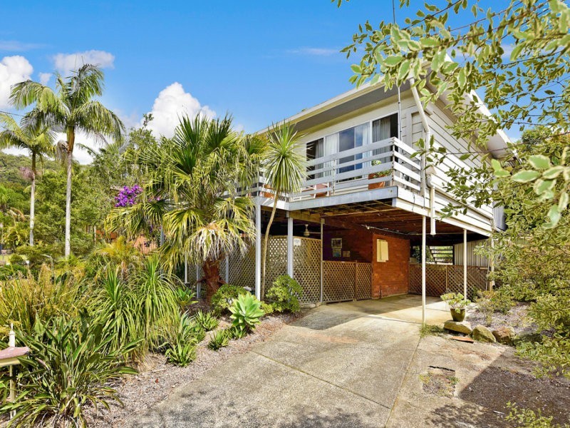 19 Wendy Dr, Point Clare NSW 2250