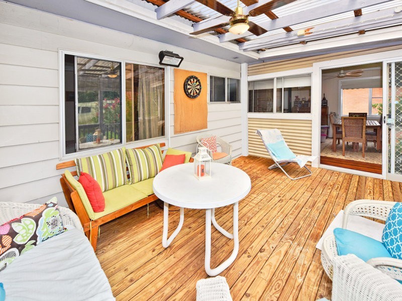 19 Wendy Dr, Point Clare NSW 2250