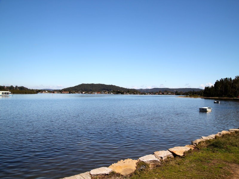 2 Mirreen Ave, Davistown NSW 2251
