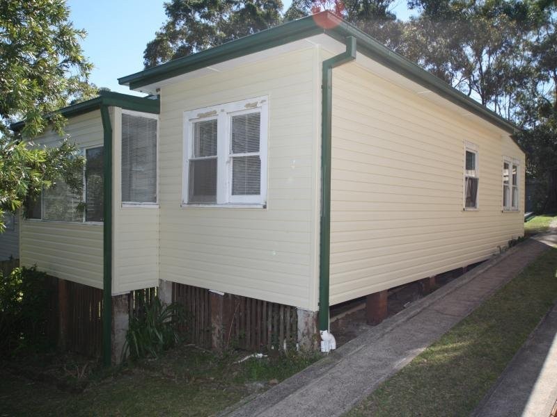 3 Broadwater Dr, Saratoga NSW 2251