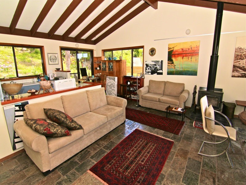 102a Henderson Rd, Saratoga NSW 2251