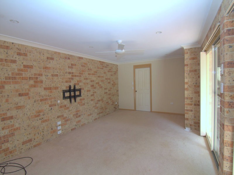 18 Karwin Ave, Springfield NSW 2250