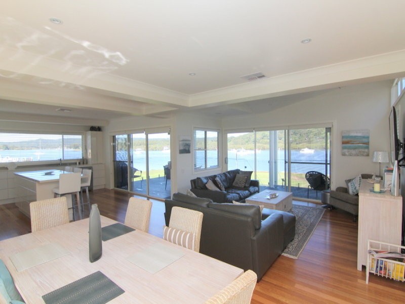 2 Mirreen Ave, Davistown NSW 2251