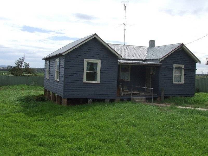 68 Knoddlers Lane, Singleton NSW 2330