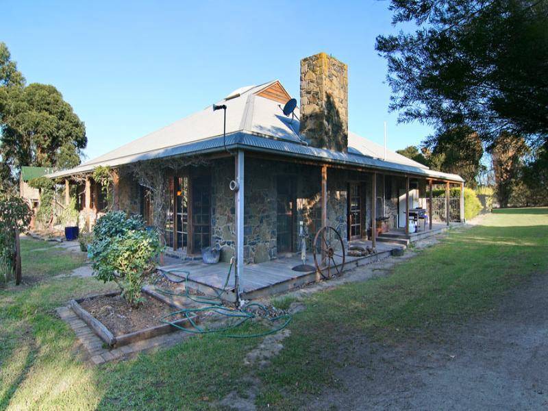 10 Mount Grandview Road, Pearcedale VIC 3912