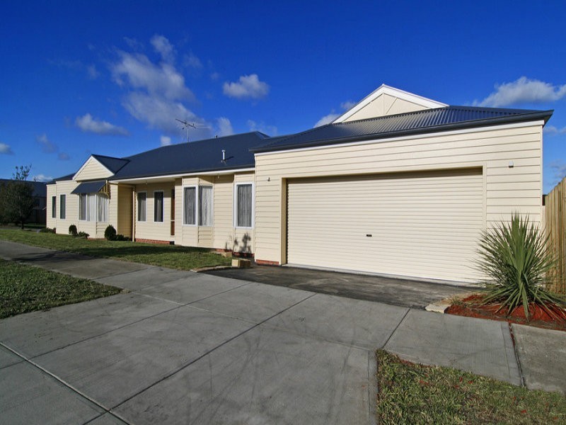 2 Ninalee Way, Somerville VIC 3912