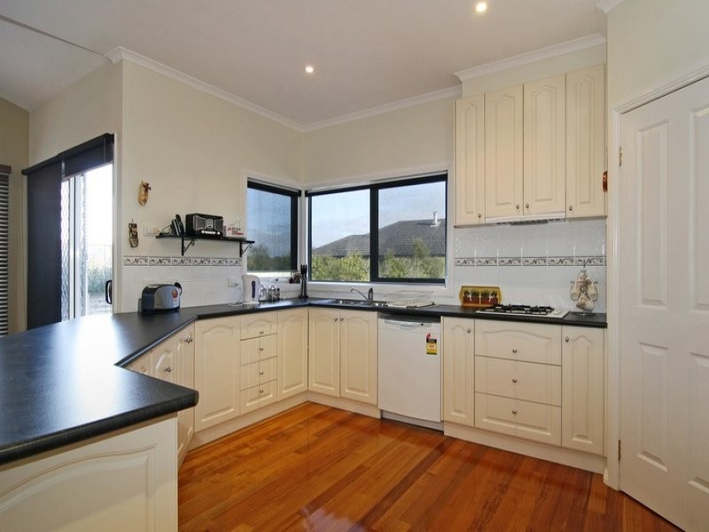 2 Ninalee Way, Somerville VIC 3912