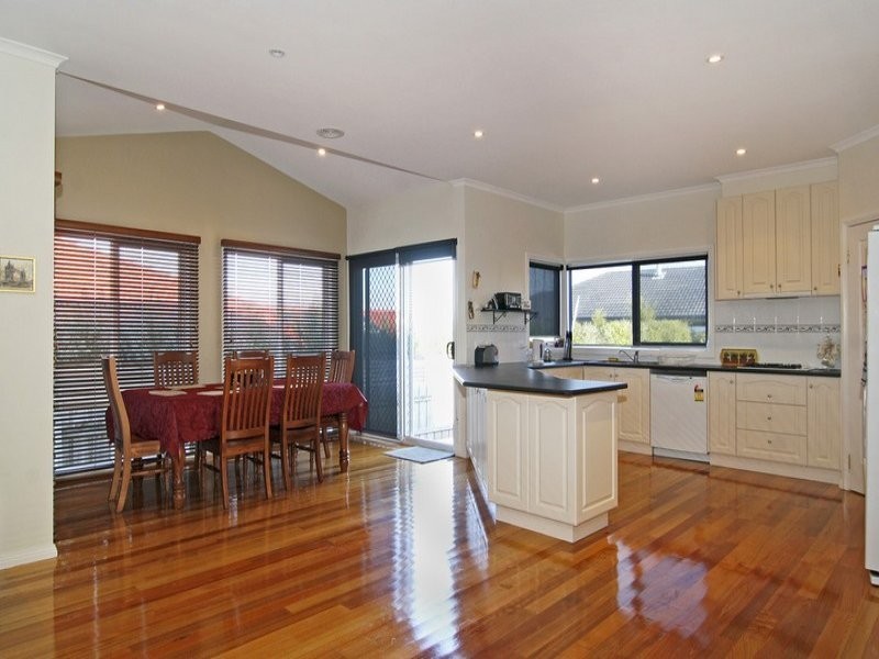 2 Ninalee Way, Somerville VIC 3912