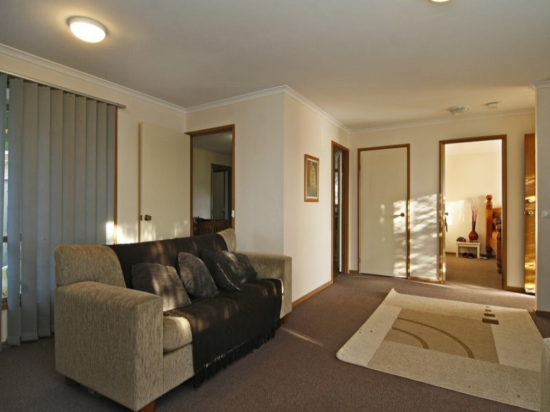 17 Clarendon Drive, Somerville VIC 3912