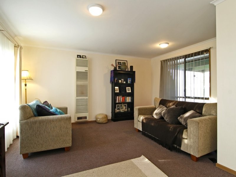 17 Clarendon Drive, Somerville VIC 3912