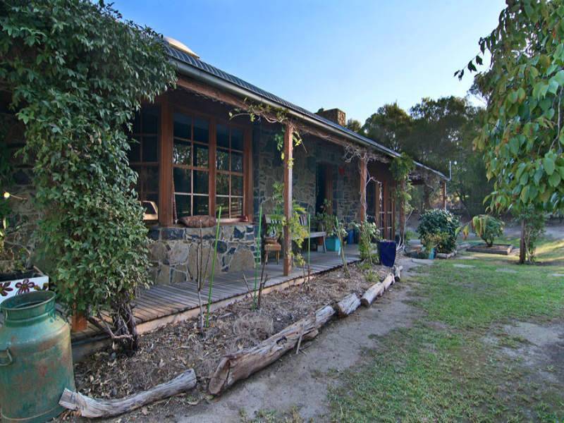 10 Mount Grandview Road, Pearcedale VIC 3912