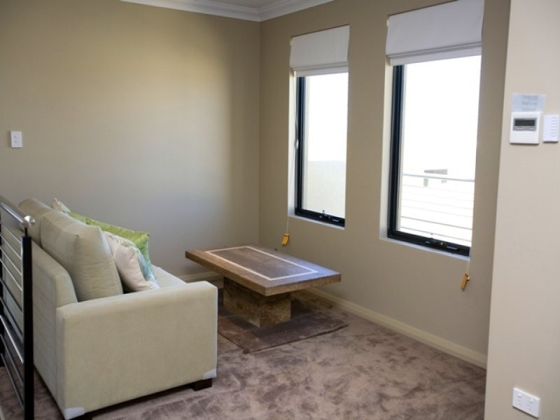 10 Fourmile Ave, Burns Beach WA 6028