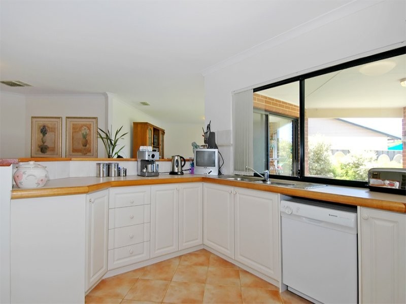 40 Bronzewing Loop, Wembley WA 6014