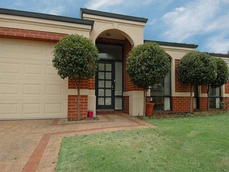 40 Bronzewing Loop, Wembley WA 6014