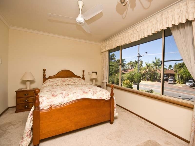 45 Bridgewater Drive, Kallaroo WA 6025