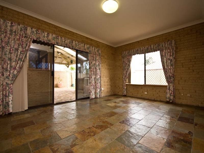 12 Inglis Court, Kingsley WA 6026