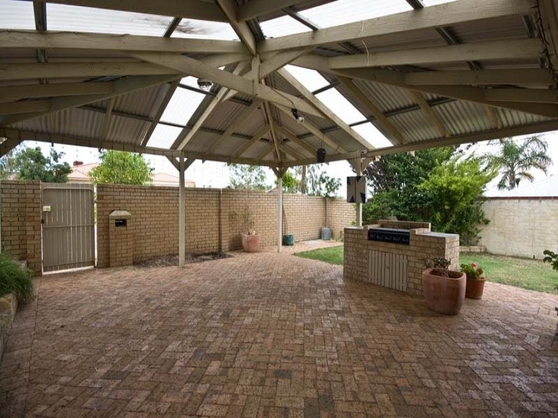 12 Inglis Court, Kingsley WA 6026