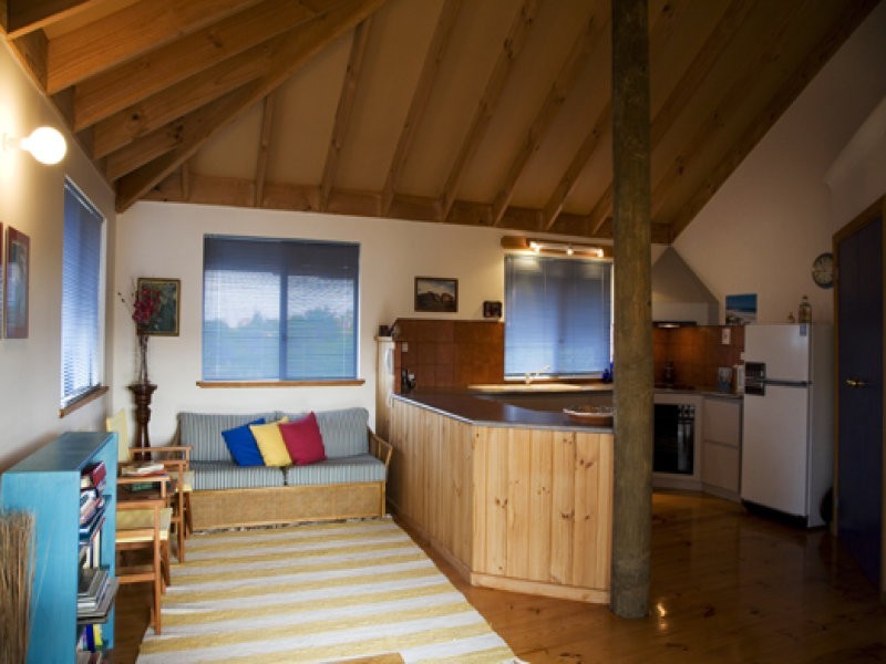 24 Leichardt Drive, Two Rocks WA 6037