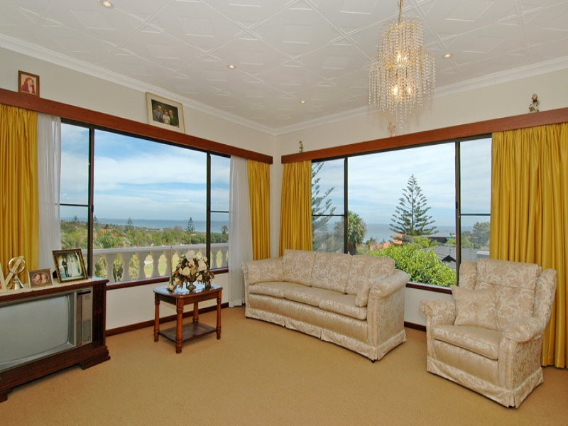 55 Tarongo Road, City Beach WA 6015