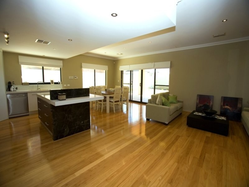 10 Fourmile Ave, Burns Beach WA 6028