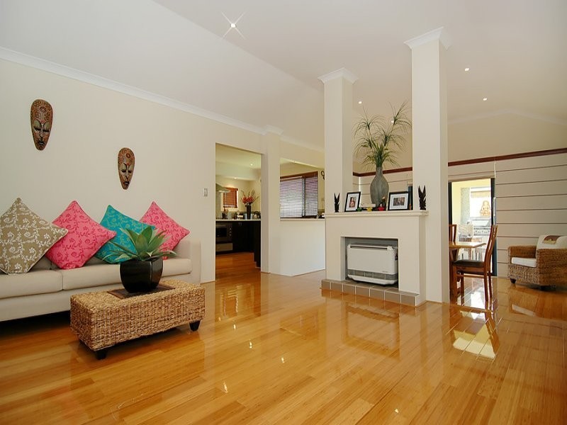 7 Russell Road, Madeley WA 6065