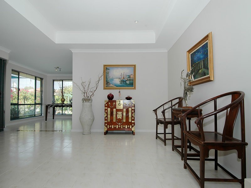 41 Meadowbank Gardens, Hillarys WA 6025