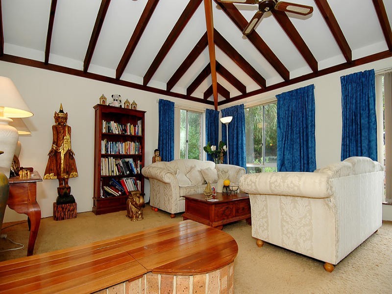 10 The Crest, Woodvale WA 6026