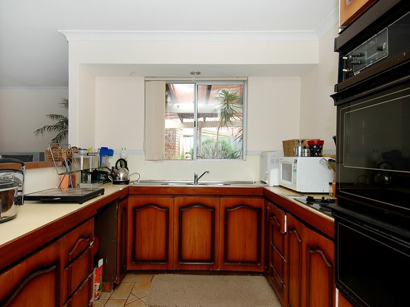 10 The Crest, Woodvale WA 6026