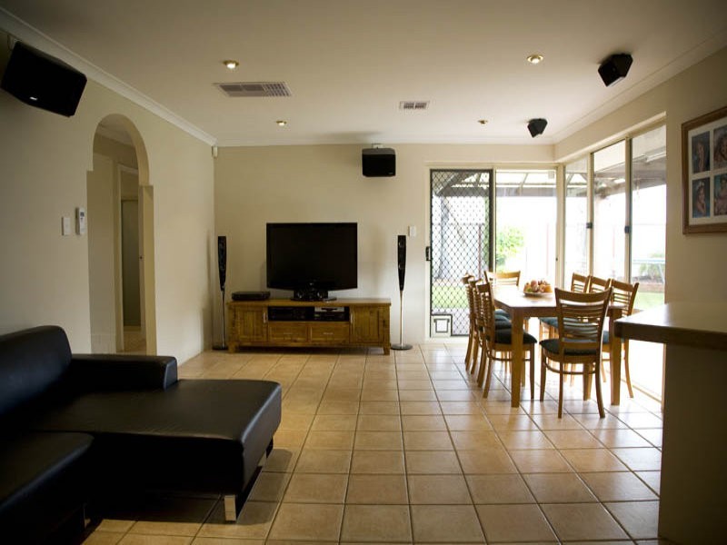 9 Danja Rise, Hocking WA 6065