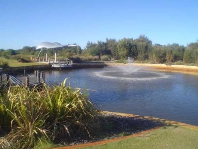 6 Honeyeater View, Dudley Park WA 6210